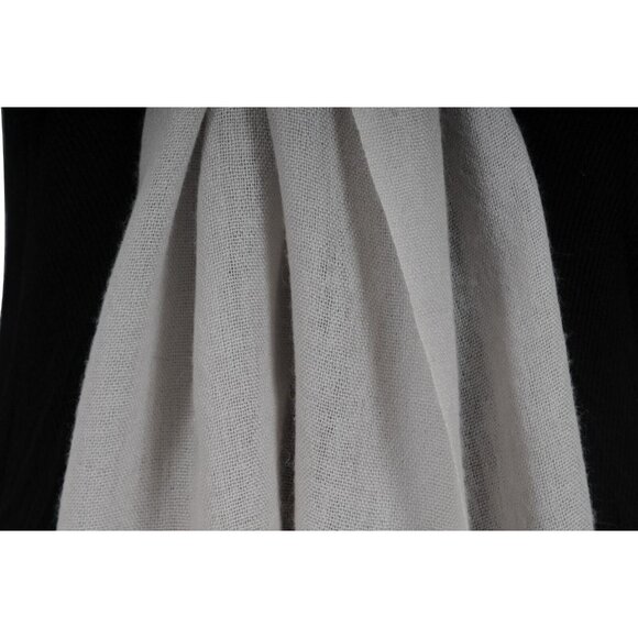 Asta Barrington Barnets NYC Womens Cashmere Scarf Beige Embroidered Fringe - Picture 3 of 7